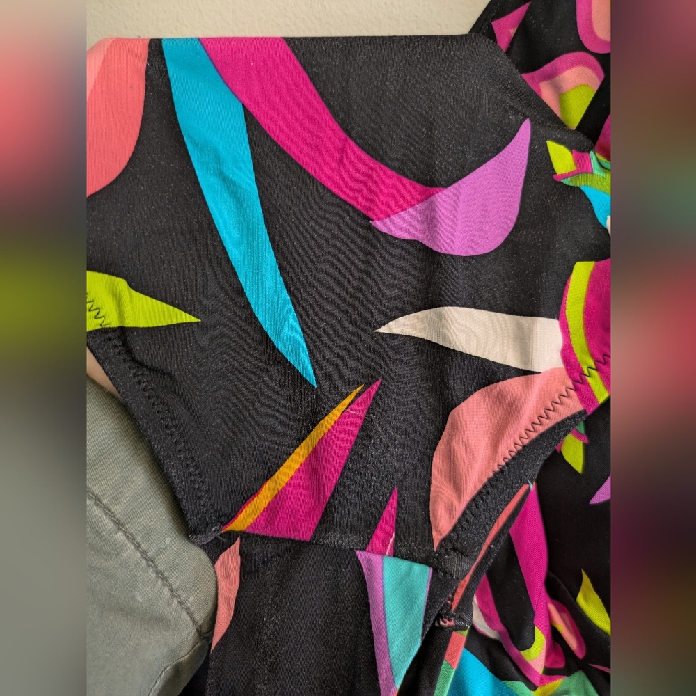 Trina Turk Birds Of Paradise Plunge One-Piece Swimsuit Size 14 - Picture 7 of 7